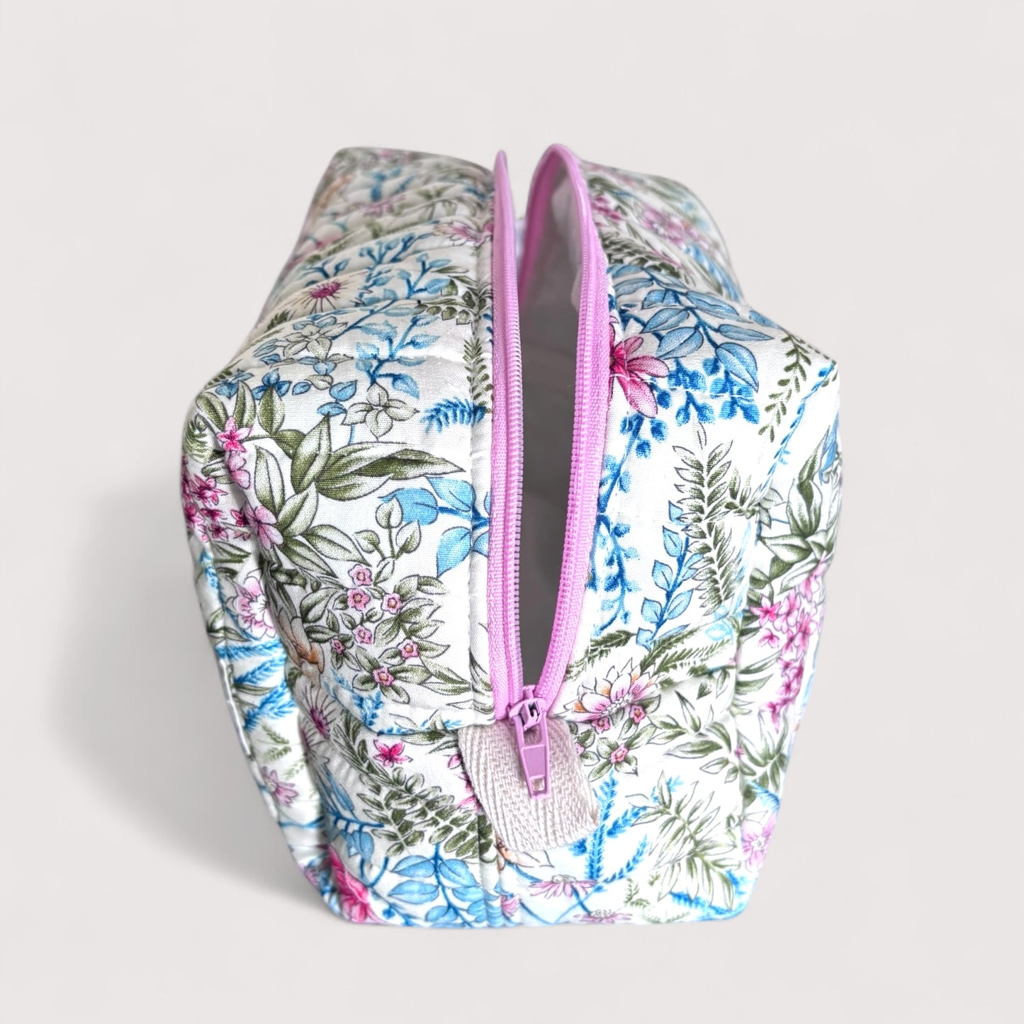 Medium Light Garden boxy makeup bag