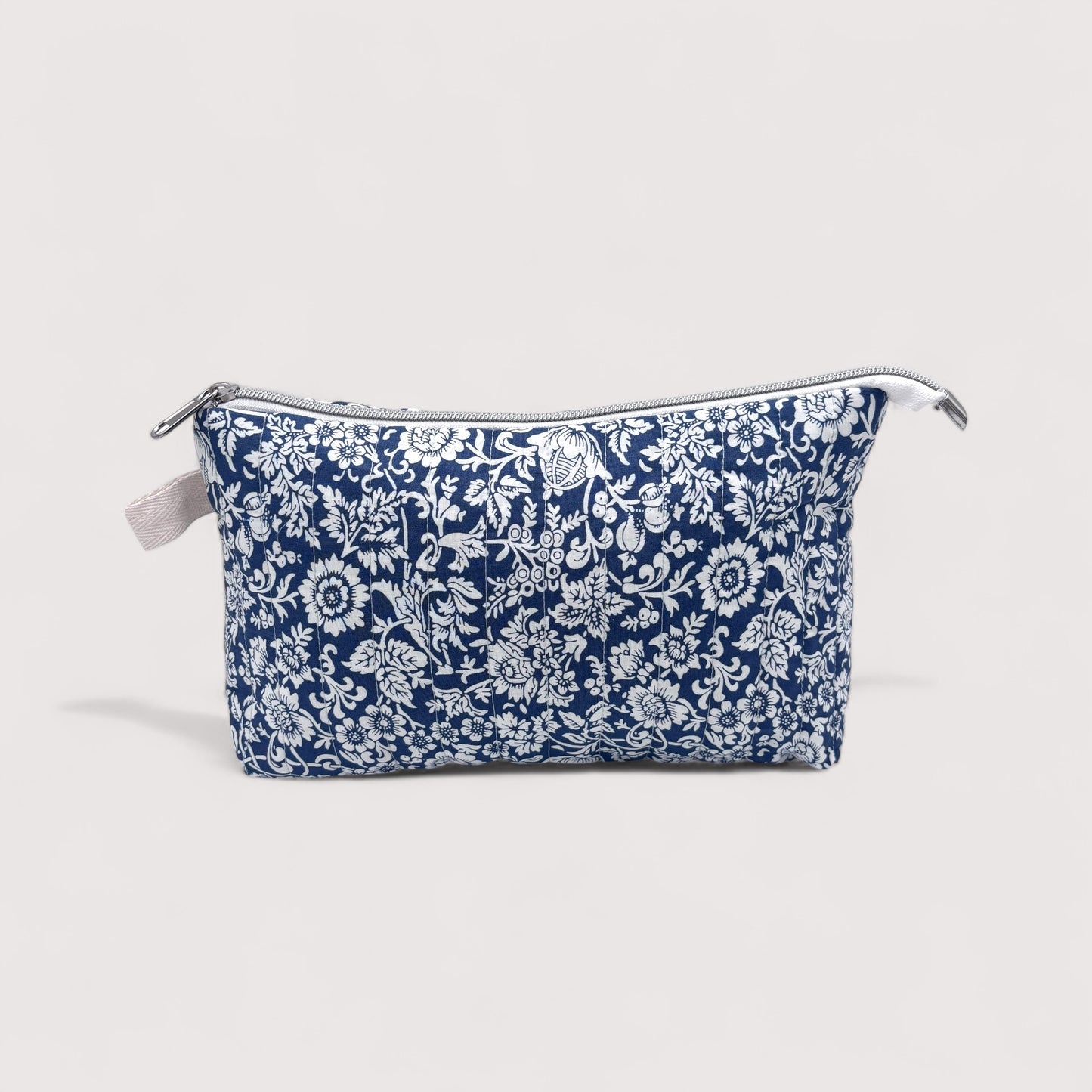 White flowers Quilted Cotton Wash Bag - Toiletry Pouch