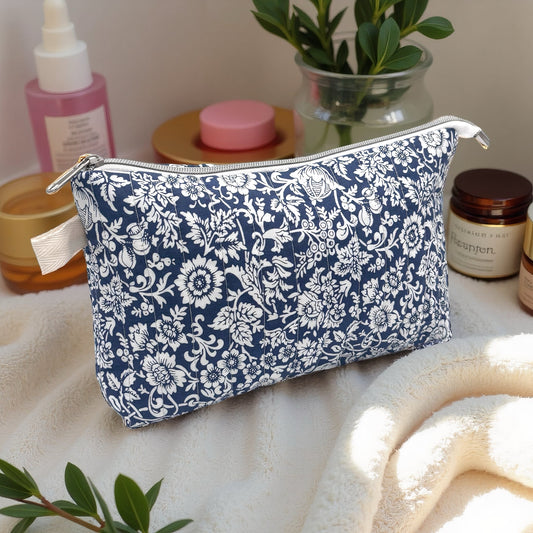 White flowers Quilted Cotton Wash Bag - Toiletry Pouch